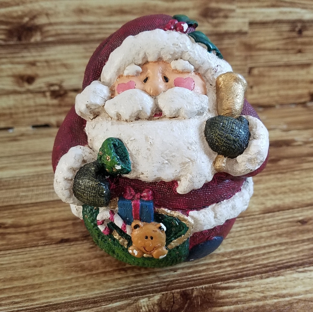 Santa Claus Christmas Figurine Decor Country Cottage Resin Round